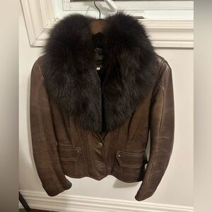 Real leather jacked with fox fur 
Made in Italy ,size S
